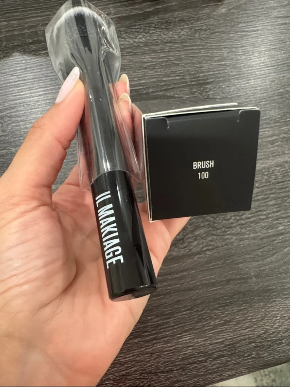 IL MAKIAGE Foundation Blending Brush 100